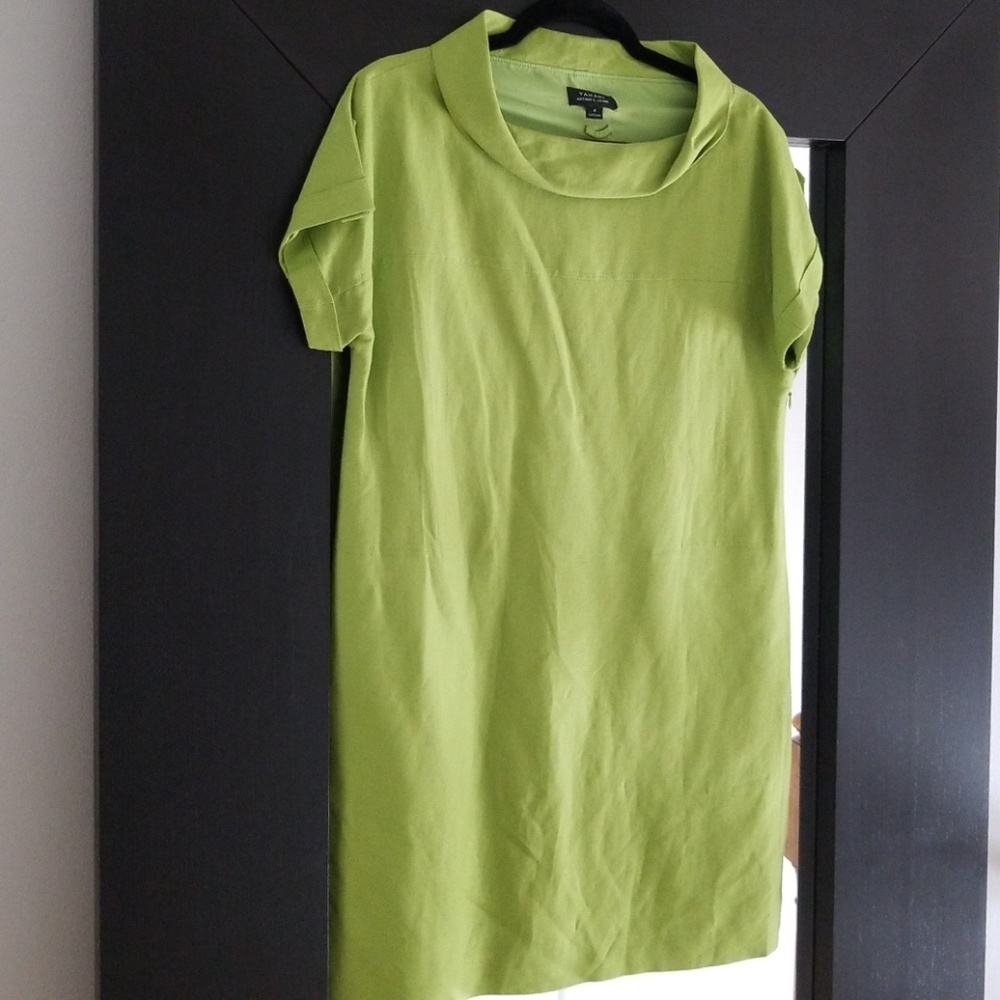 TAHARI Green Linen Boat Neck Shift Dress